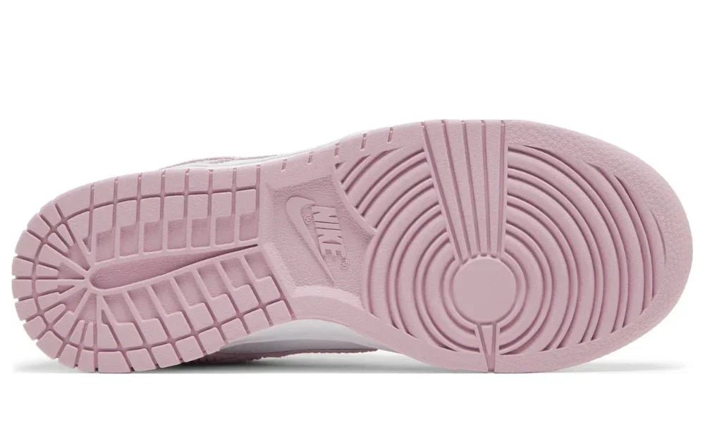 Timeless Nike Dunk Low sneakers, perfect for UAE streetwear. Shop now! - Global Choice UAE